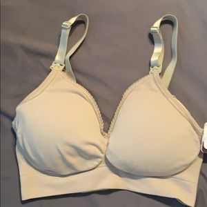 Nursing bra, Ingrid & Isabel, size M
